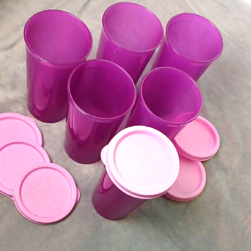 6 Tupperware 9 Oz Cups W/ Lids
